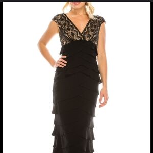 BEAUTIFUL CLASSIC MOTHER OF THE BRIDE OR ANY SPACIAL EVENTS